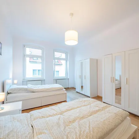 Volt - Modern, Neu, Komplett Ausgestattet, 4 Einzelbetten, Zentral Mit Waschmaschine Spuelmaschine Tv Herd Backofen Mikrowelle 아파트