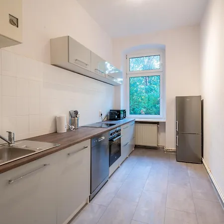 아파트 Volt - Modern, Neu, Komplett Ausgestattet, 4 Einzelbetten, Zentral Mit Waschmaschine Spuelmaschine Tv Herd Backofen Mikrowelle 푸르슈텐발데